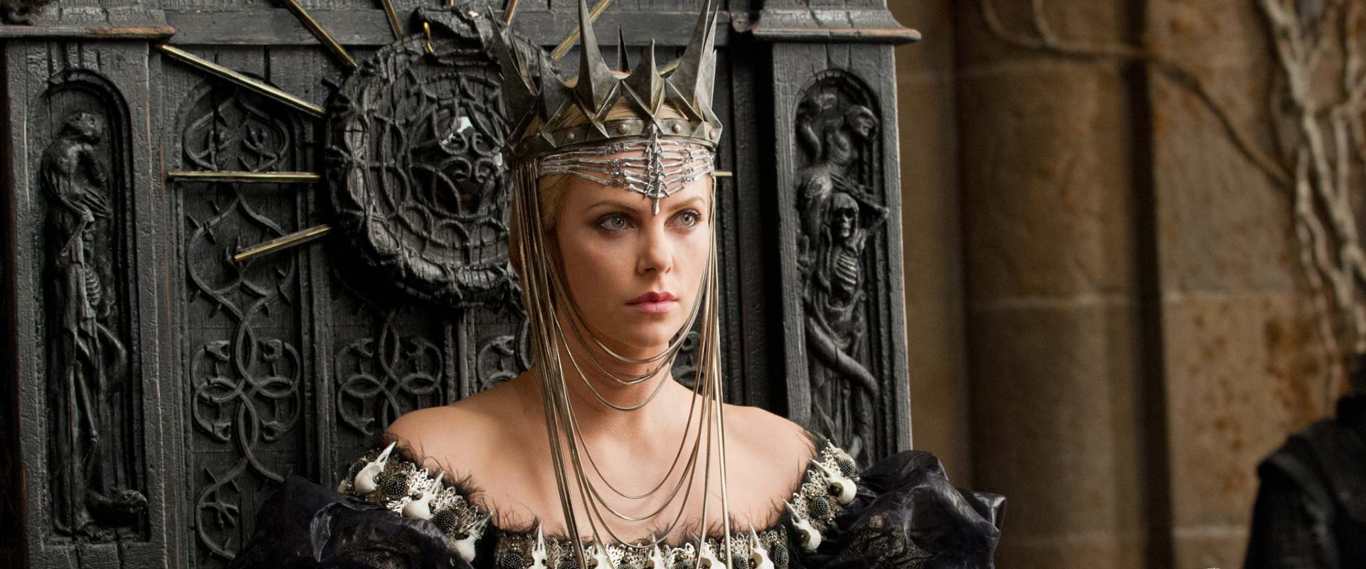 Snow White and the Huntsman background 1
