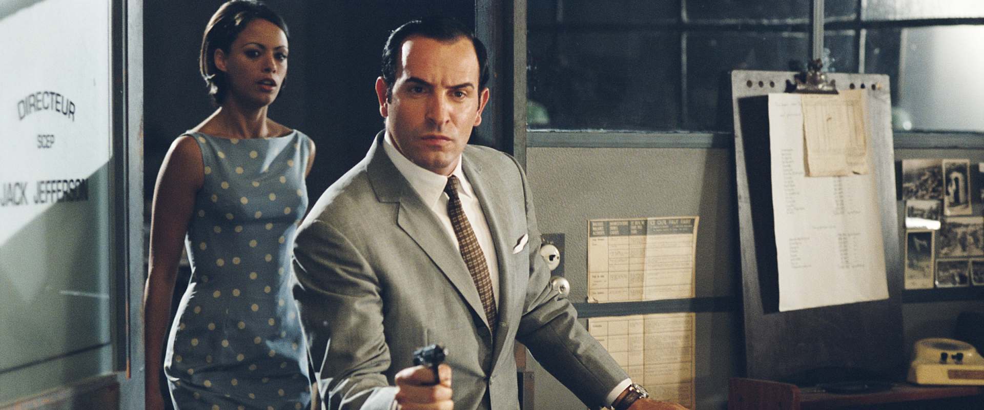 OSS 117: Cairo, Nest of Spies background 2