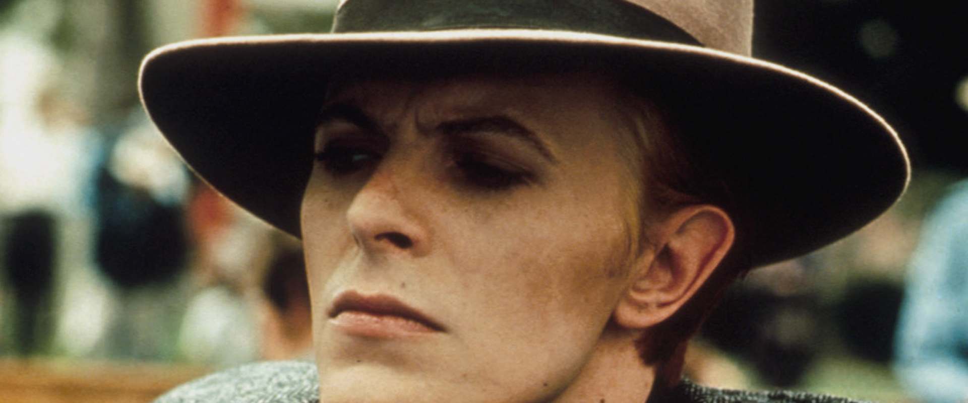 The Man Who Fell to Earth background 1