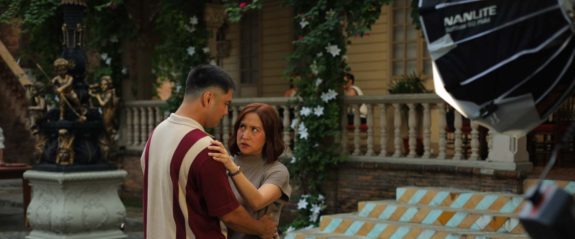 Ex Ex Lovers background 2