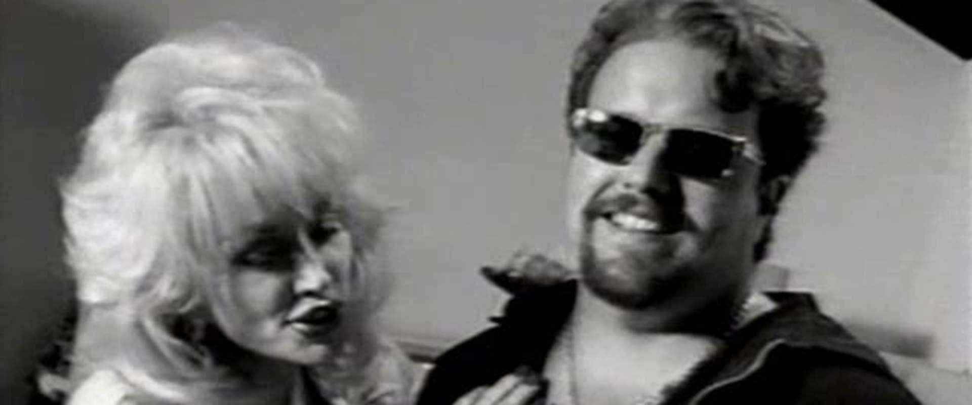 Dolly Parton: Treasures background 2