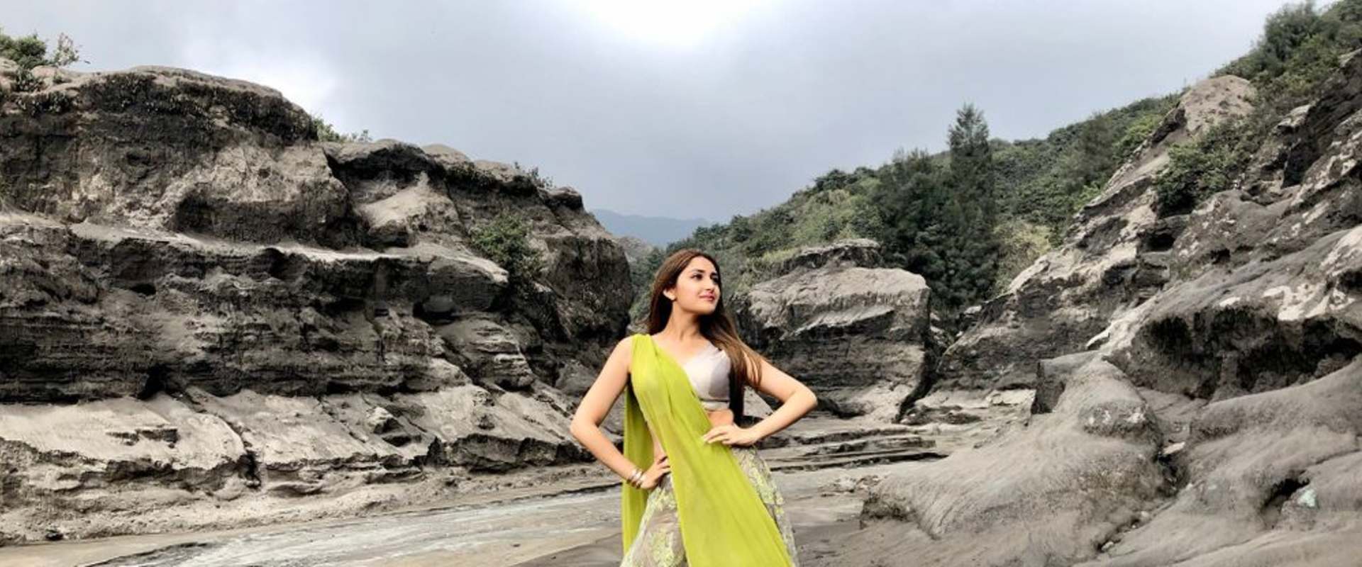 Kaappaan background 1