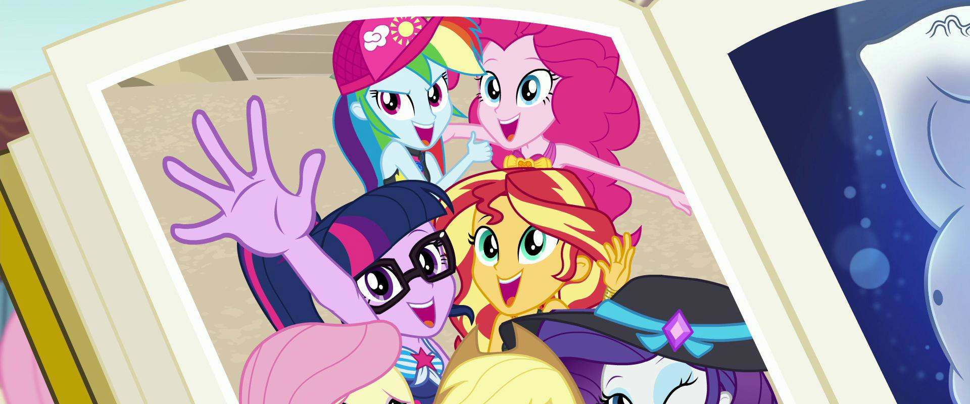 My Little Pony: Equestria Girls - Forgotten Friendship background 1