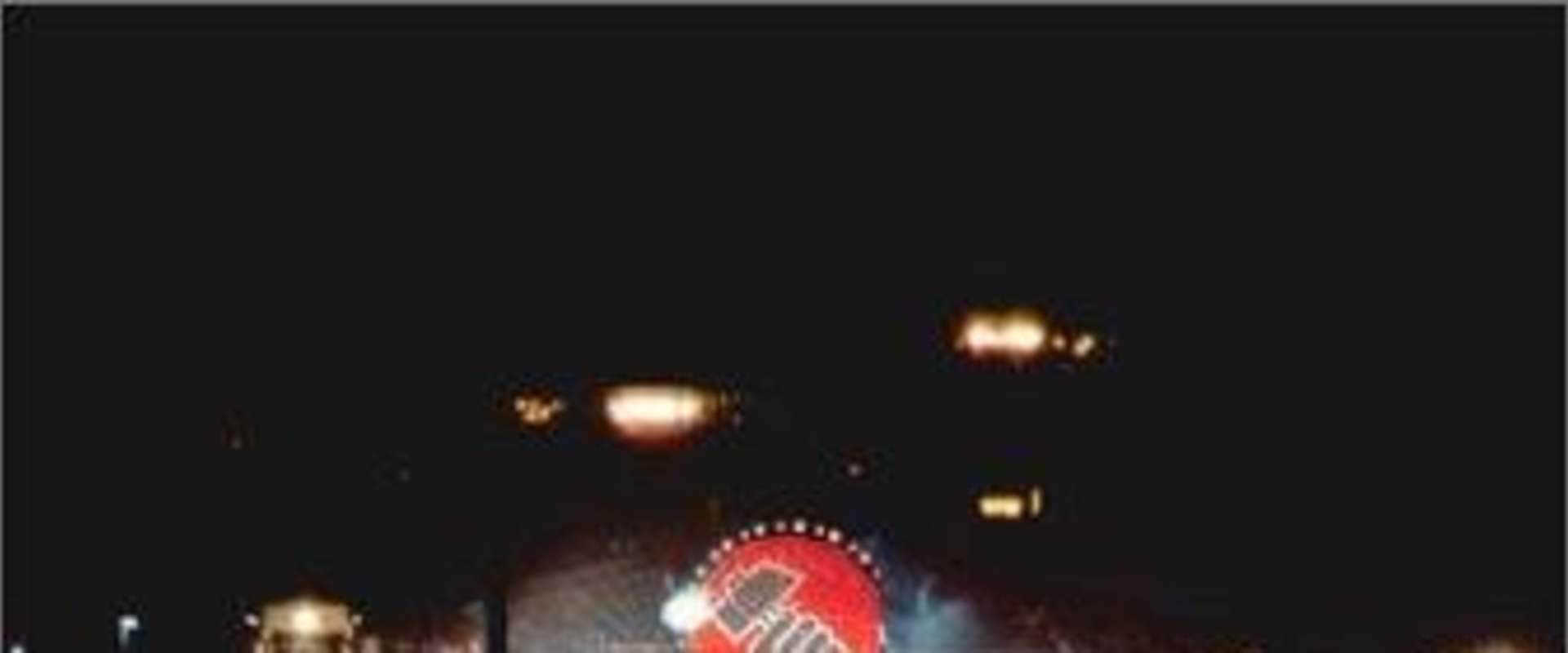 Roger Waters: The Wall - Live in Berlin background 1