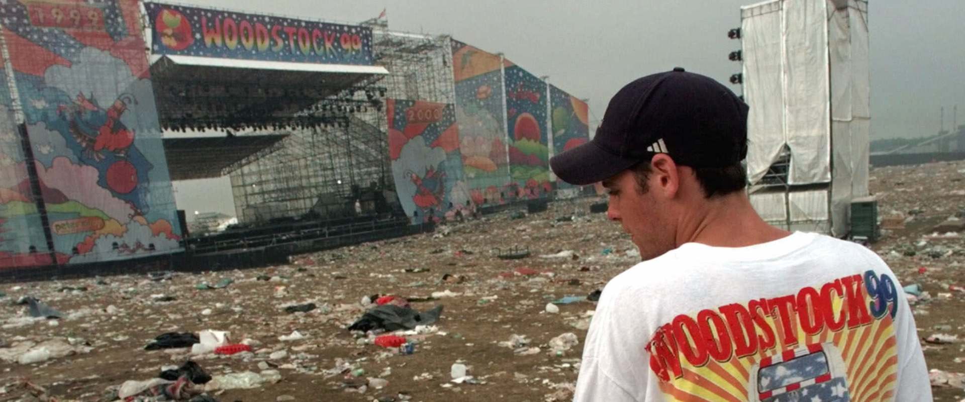Woodstock 99: Peace, Love, and Rage background 2