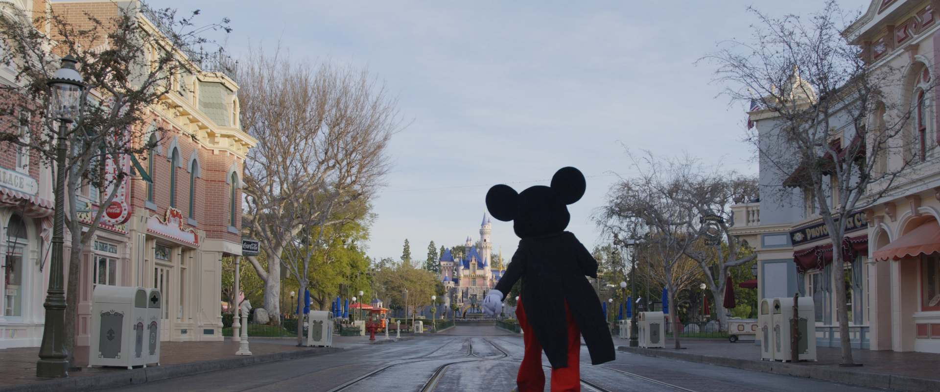 Mickey: The Story of a Mouse background 1
