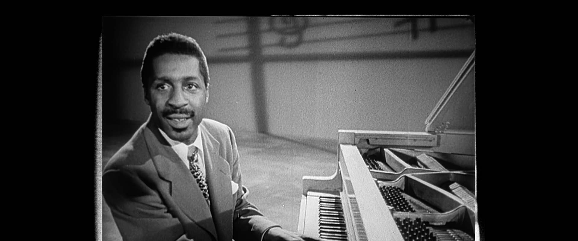 Misty – The Erroll Garner Story background 1