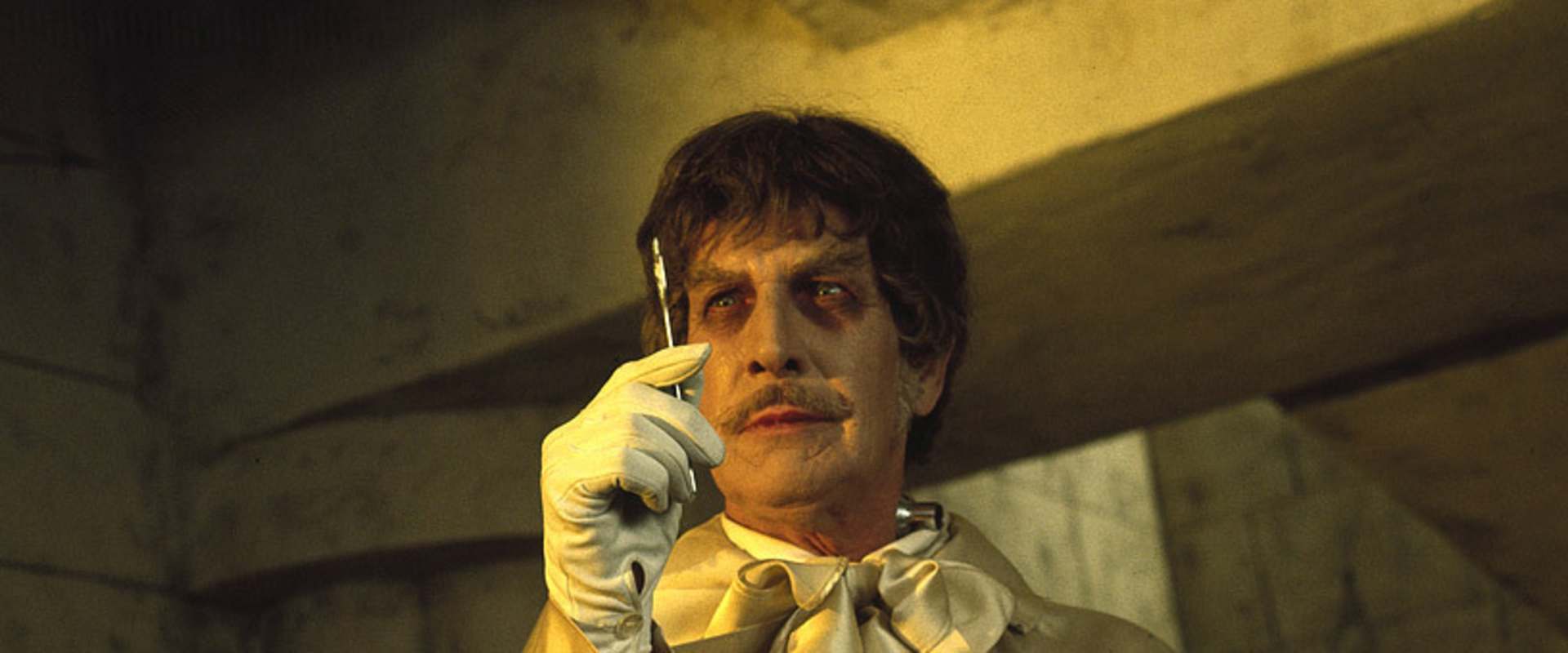 Dr. Phibes Rises Again background 2
