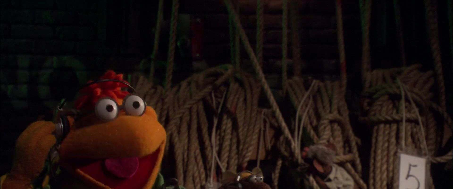 It's a Very Merry Muppet Christmas Movie background 2