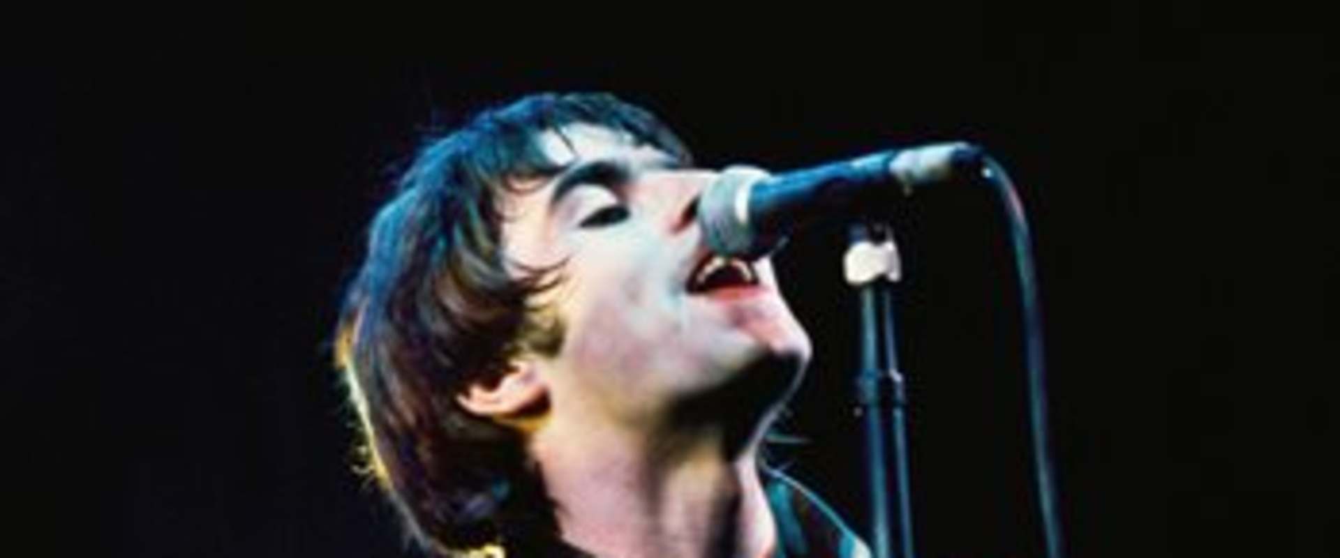 Oasis: Knebworth 1996 background 1