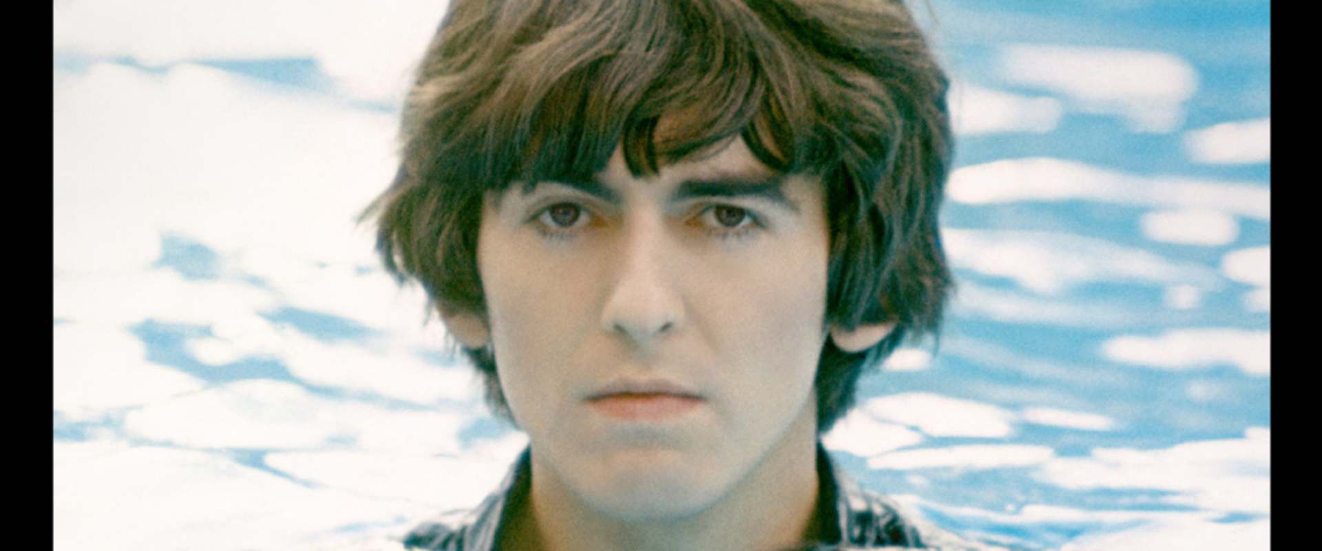 George Harrison: Living in the Material World background 1