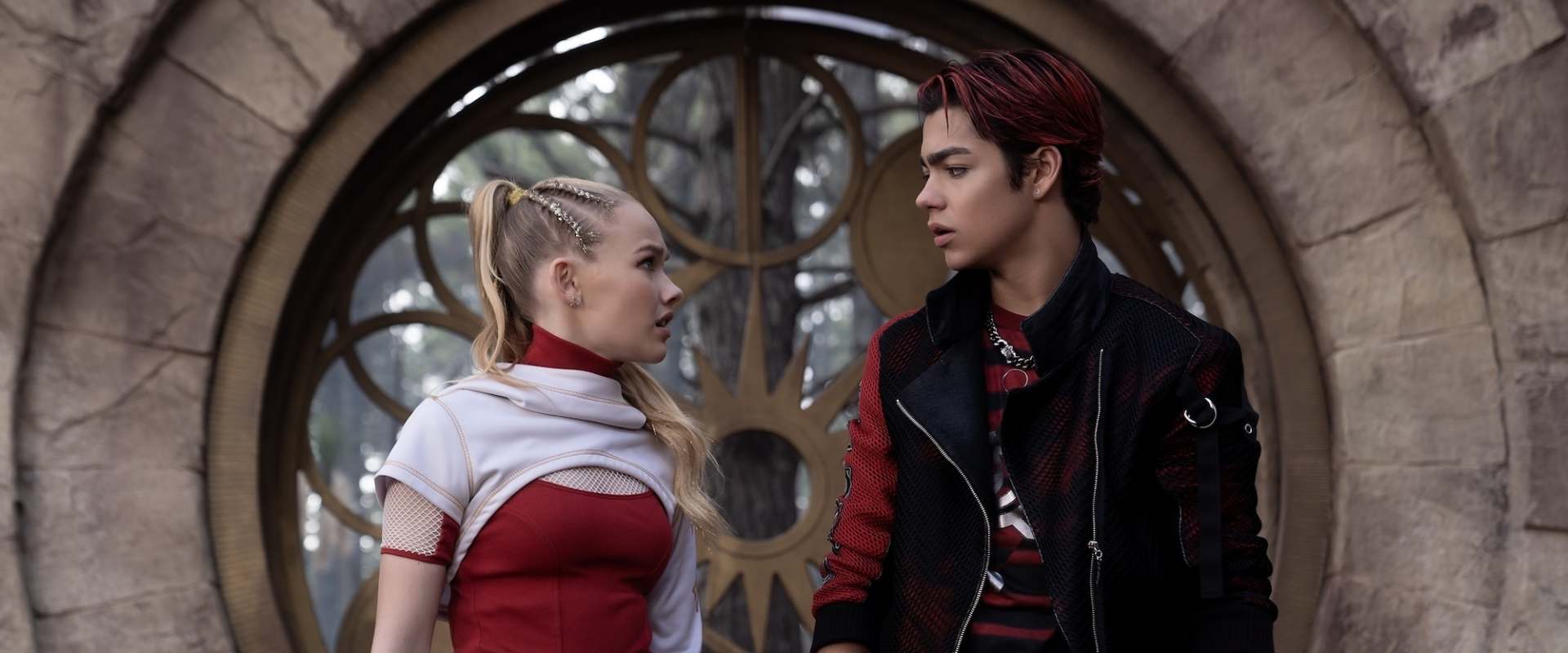 Z-O-M-B-I-E-S 4: Dawn of the Vampires background 2