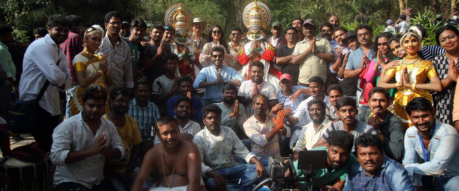 Utsavam background 2
