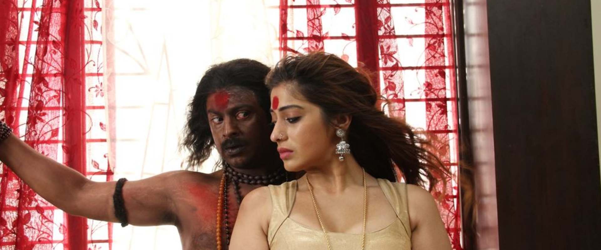 Sowkarpettai background 1