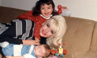 My Mom Jayne Movie Still 4