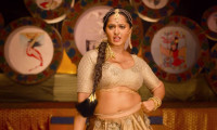 Inji Iduppazhagi Movie Still 2